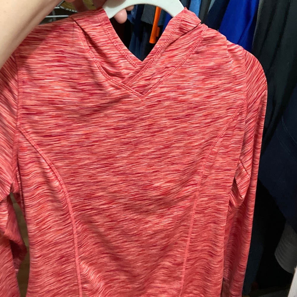 Women's athletic pull over